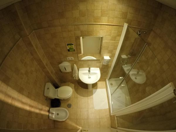 Oasis Backpackers' Palace Seville : photo 2 de la chambre lit dans dortoir mixte de 8 lits 