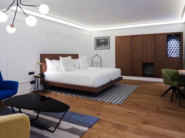 One Shot Palacio Reina Victoria 04 : photo 1 de la chambre premium 