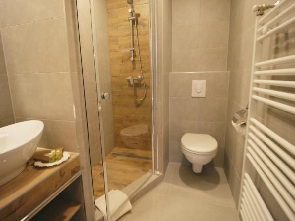 Aqua Villa Eger : photo 8 de la chambre chambre double deluxe avec balcon