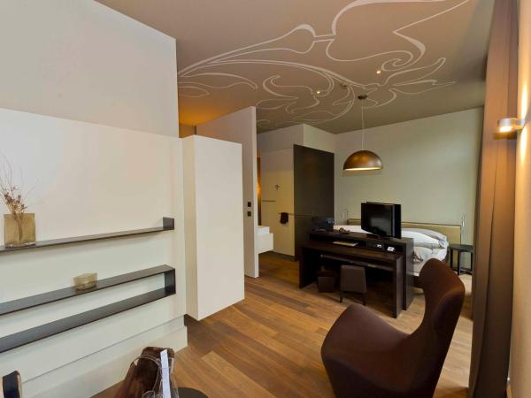 Bellevue-Terminus - Urban Lifestyle Hotel : photo 2 de la chambre hébergement avec grand balcon