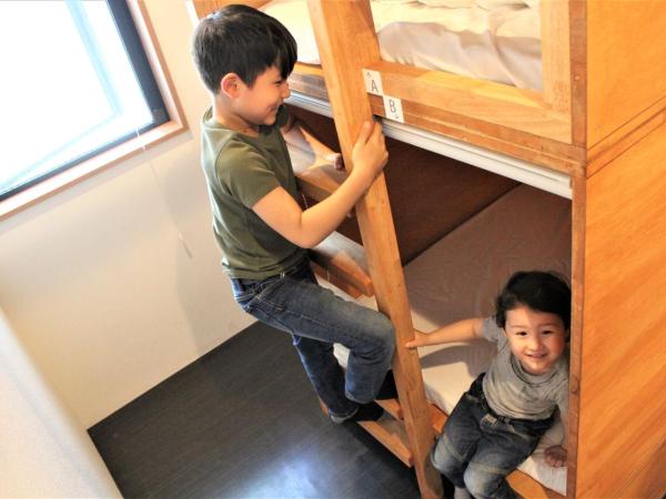 plat hostel keikyu asakusa karin : photo 7 de la chambre chambre familiale avec douche