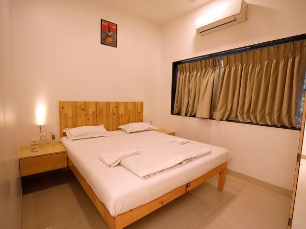 Nap Manor Hostels : photo 1 de la chambre chambre double deluxe avec douche