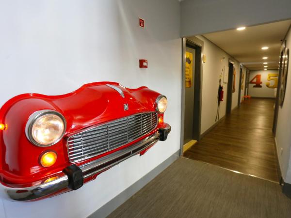 HI Setubal - Pousada de Juventude - CASA DO LARGO : photo 3 de la chambre chambre lits jumeaux pour personnes à mobilité réduite