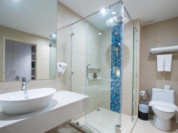 Seabed Grand Hotel Phuket - SHA Extra Plus : photo 10 de la chambre chambre double ou lits jumeaux deluxe - vue sur piscine