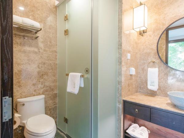 Guan Sam Hotel : photo 4 de la chambre chambre double – vue sur lac