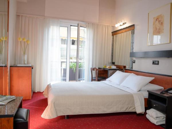Victory Inn : photo 5 de la chambre chambre double avec petit balcon