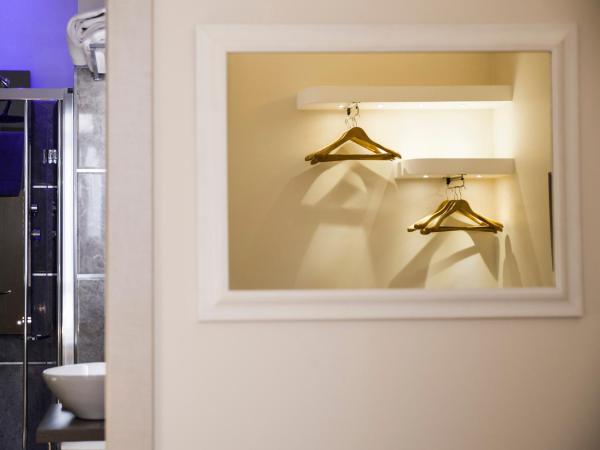 Royal Rooms Luxury Suite : photo 7 de la chambre chambre double standard