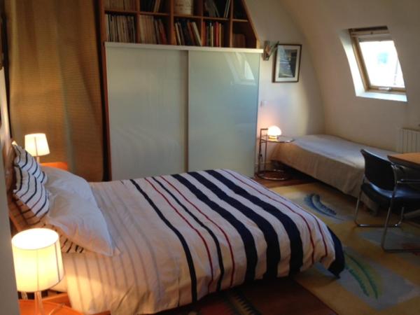 Cote Montmartre : photo 2 de la chambre chambre double avec lit d'appoint