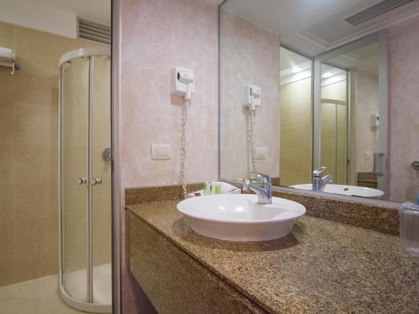 Hotel Marbella : photo 4 de la chambre chambre double avec 2 lits doubles