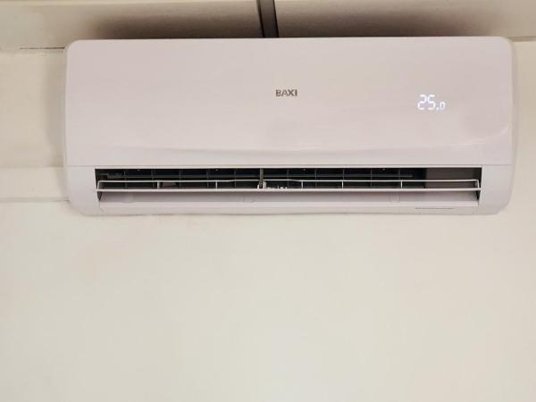 Hotel Mireia : photo 5 de la chambre chambre double ou lits jumeaux avec balcon