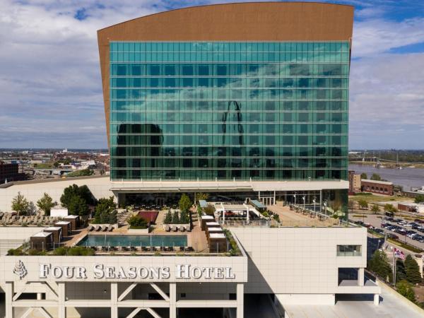 Four Seasons St. Louis : photo 4 de la chambre chambre lit king-size avec vue sur ville - accessible aux personnes à mobilité réduite