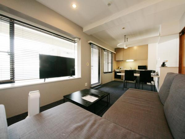 ZONK HOTEL Nakasu : photo 9 de la chambre deluxe room (three double beds) with kitchen - non-smoking - no cleaning for consecutive night stays