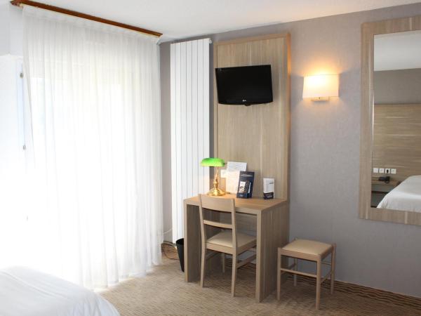 Hotel Des Tilleuls : photo 1 de la chambre chambre double avec baignoire