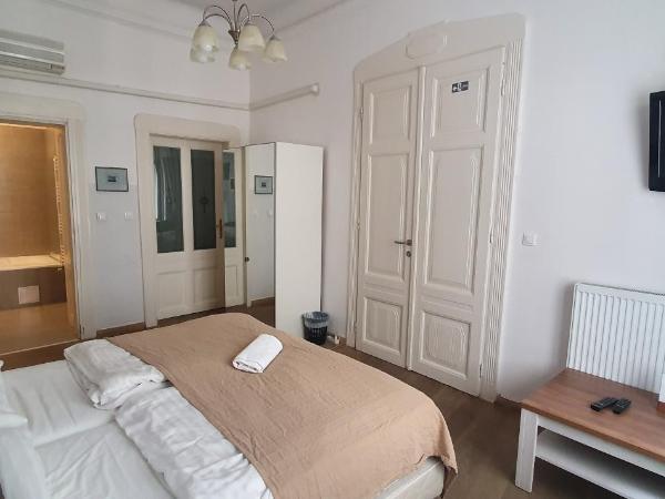 Butterfly Home Danube : photo 6 de la chambre chambre double ou lits jumeaux - vue sur ville