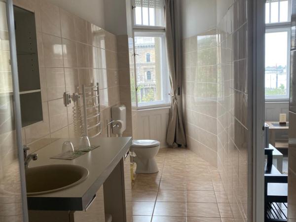 Butterfly Home Danube : photo 5 de la chambre chambre double ou lits jumeaux deluxe - vue sur rivière