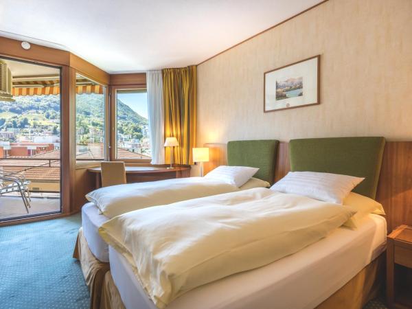 Hotel Delfino Lugano : photo 2 de la chambre chambre double confort avec balcon