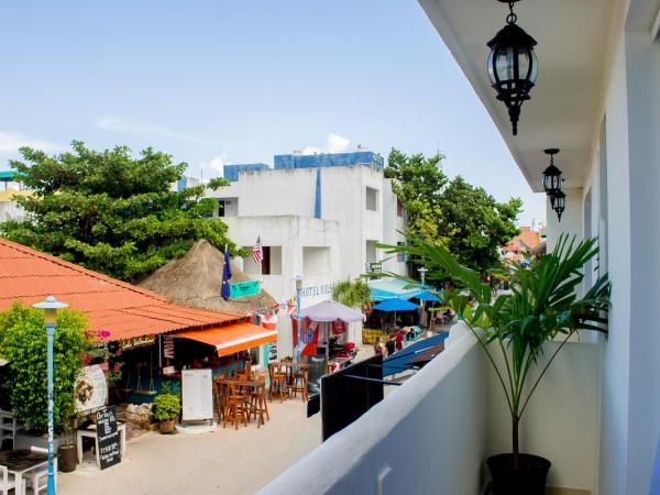 Tres Mentiras Boutique Hotel : photo 8 de la chambre chambre lit king-size avec balcon