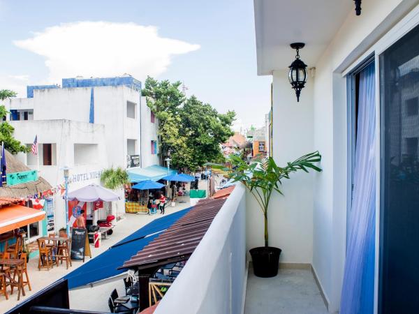 Tres Mentiras Boutique Hotel : photo 3 de la chambre chambre lit king-size avec balcon