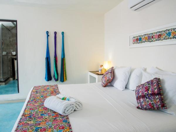 Tres Mentiras Boutique Hotel : photo 8 de la chambre chambre lit king-size avec balcon