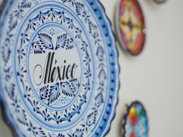 Tres Mentiras Boutique Hotel : photo 2 de la chambre chambre lit king-size avec balcon