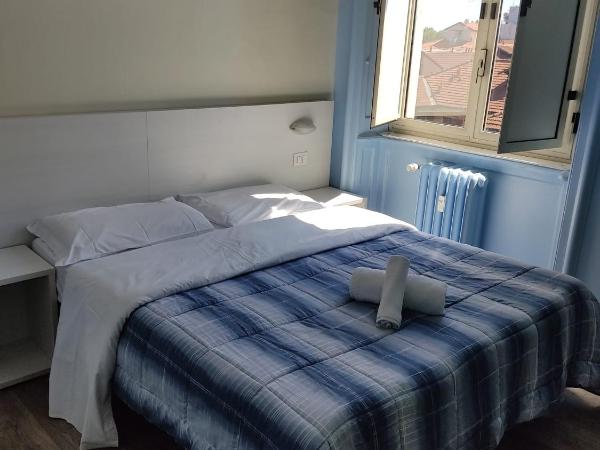 Hotel Kennedy : photo 4 de la chambre chambre double avec salle de bains commune