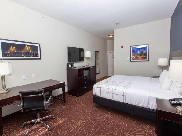La Quinta by Wyndham Houston East at Normandy : photo 4 de la chambre chambre lit king-size - non-fumeurs