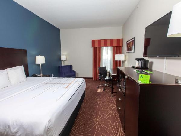 La Quinta by Wyndham Houston East at Normandy : photo 5 de la chambre chambre lit king-size - non-fumeurs