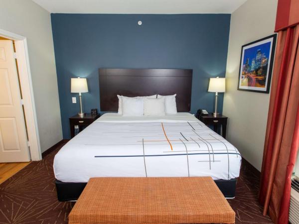 La Quinta by Wyndham Houston East at Normandy : photo 1 de la chambre suite 1 chambre lit king-size - non-fumeurs