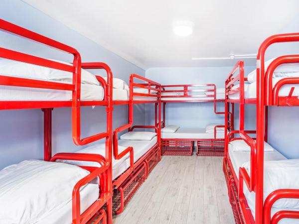 Astor Victoria Hostel : photo 4 de la chambre lit dans dortoir mixte de 8 lits 