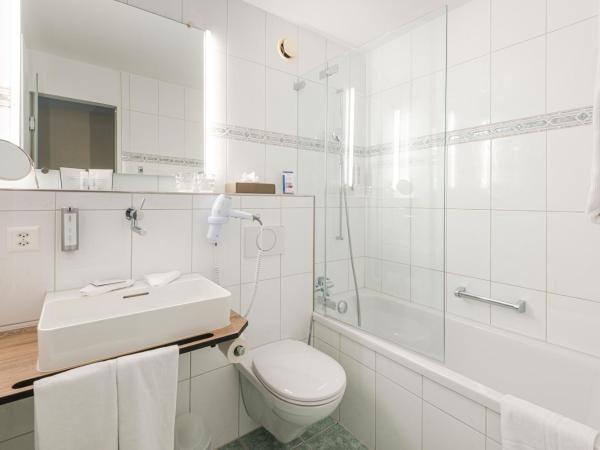 Metropole Swiss Quality Hotel : photo 4 de la chambre chambre double deluxe avec lit queen-size