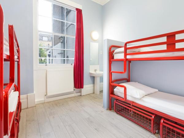 Astor Victoria Hostel : photo 1 de la chambre lit dans dortoir pour femmes de 4 lits