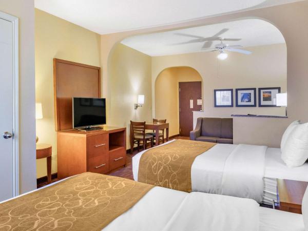 Comfort Suites - Near the Galleria : photo 4 de la chambre suite avec 2 lits doubles