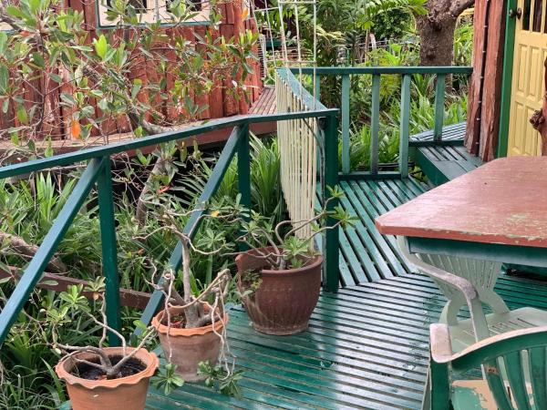 Sam's House Kanchanaburi : photo 3 de la chambre bungalow supérieur avec douche 