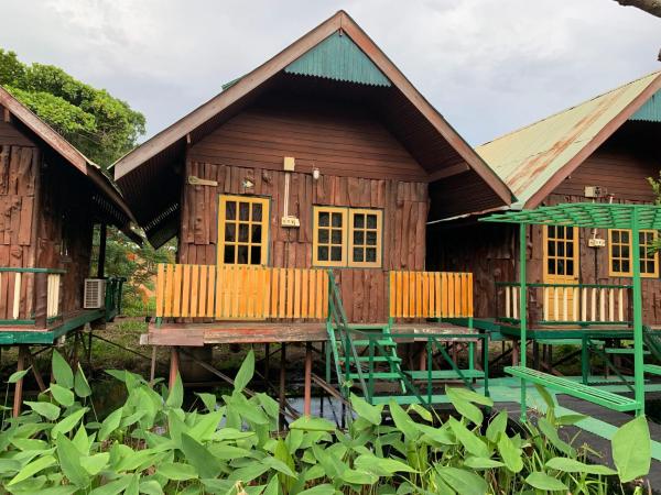 Sam's House Kanchanaburi : photo 5 de la chambre bungalow supérieur avec baignoire 