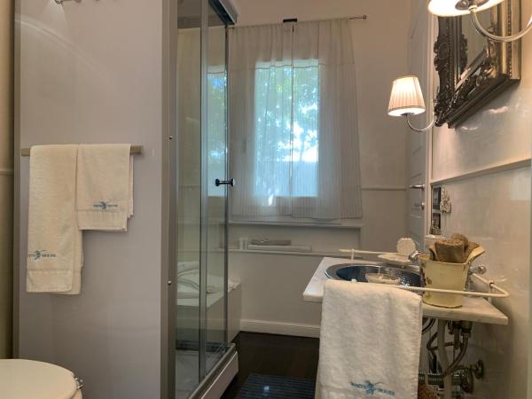 White House Luxury Hospitality : photo 7 de la chambre chambre double avec salle de bains privative