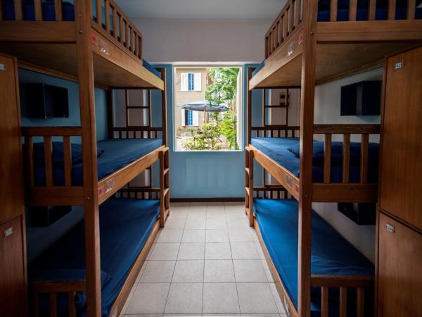 Ipanema Beach House : photo 5 de la chambre dortoir mixte pour 9 personnes avec climatisation