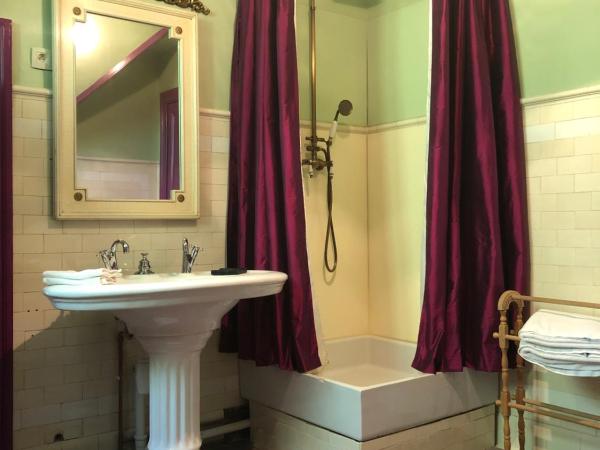 B&B Villa le Vert-Bois : photo 9 de la chambre chambre double avec salle de bains privative extérieure