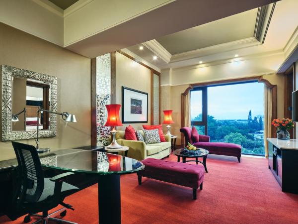 InterContinental Shenzhen, an IHG Hotel : photo 4 de la chambre suite club premier lit king-size 