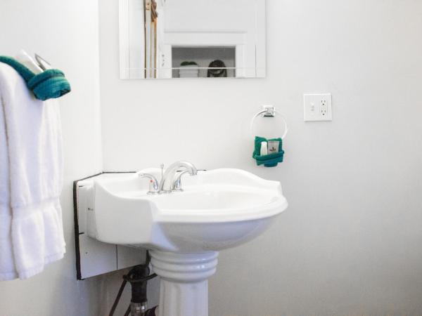 11th Avenue Hostel : photo 4 de la chambre hébergement double euro