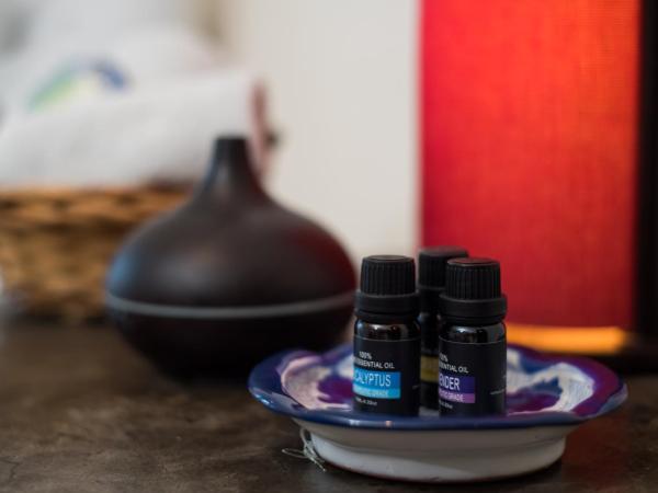 Tres Mentiras Boutique Hotel : photo 9 de la chambre chambre lit king-size avec balcon