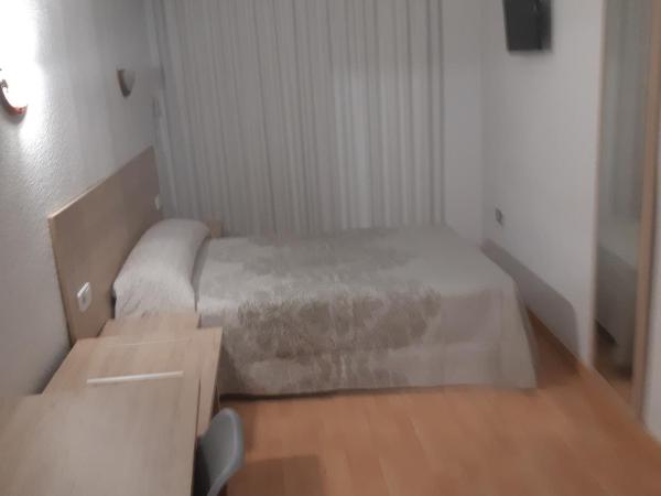 Hotel Condestable : photo 1 de la chambre chambre double avec balcon - vue sur mer