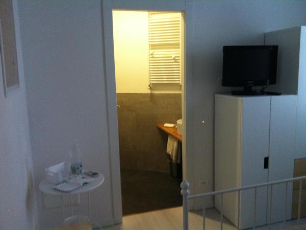 Venice Home : photo 1 de la chambre chambre simple avec salle de bains