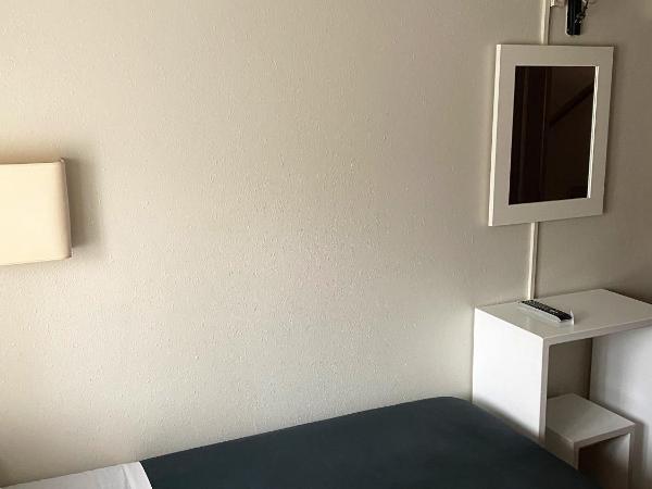 Hotel Ovetense : photo 5 de la chambre chambre simple avec salle de bains