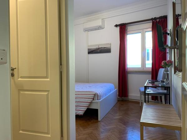 Discovery Apartment Expo : photo 8 de la chambre chambre double avec salle de bains privative