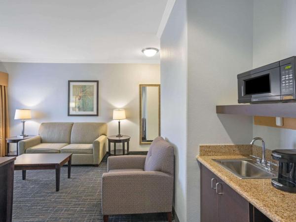 Sonesta Essential Houston Westchase : photo 2 de la chambre suite lit king-size – non-fumeurs