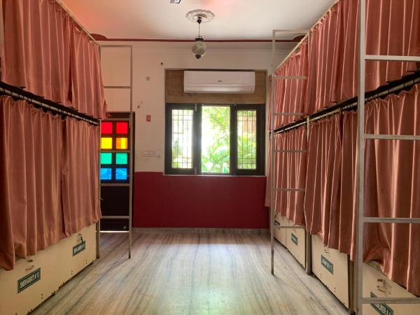 Vinayak Guest House : photo 2 de la chambre dortoir mixte de 10 lits