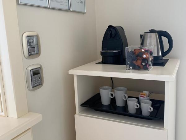 White House Luxury Hospitality : photo 7 de la chambre suite lit king-size - vue sur piscine