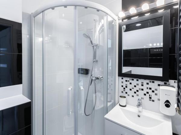 Villa Wilda : photo 1 de la chambre chambre simple avec salle de bains privative