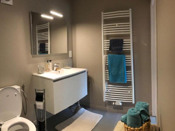 Villa Sparadis : photo 10 de la chambre chambre double deluxe avec douche