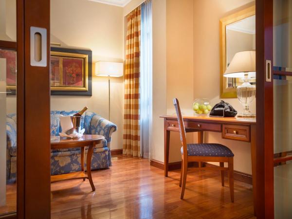 Best Western Premier Hotel Astoria : photo 3 de la chambre suite